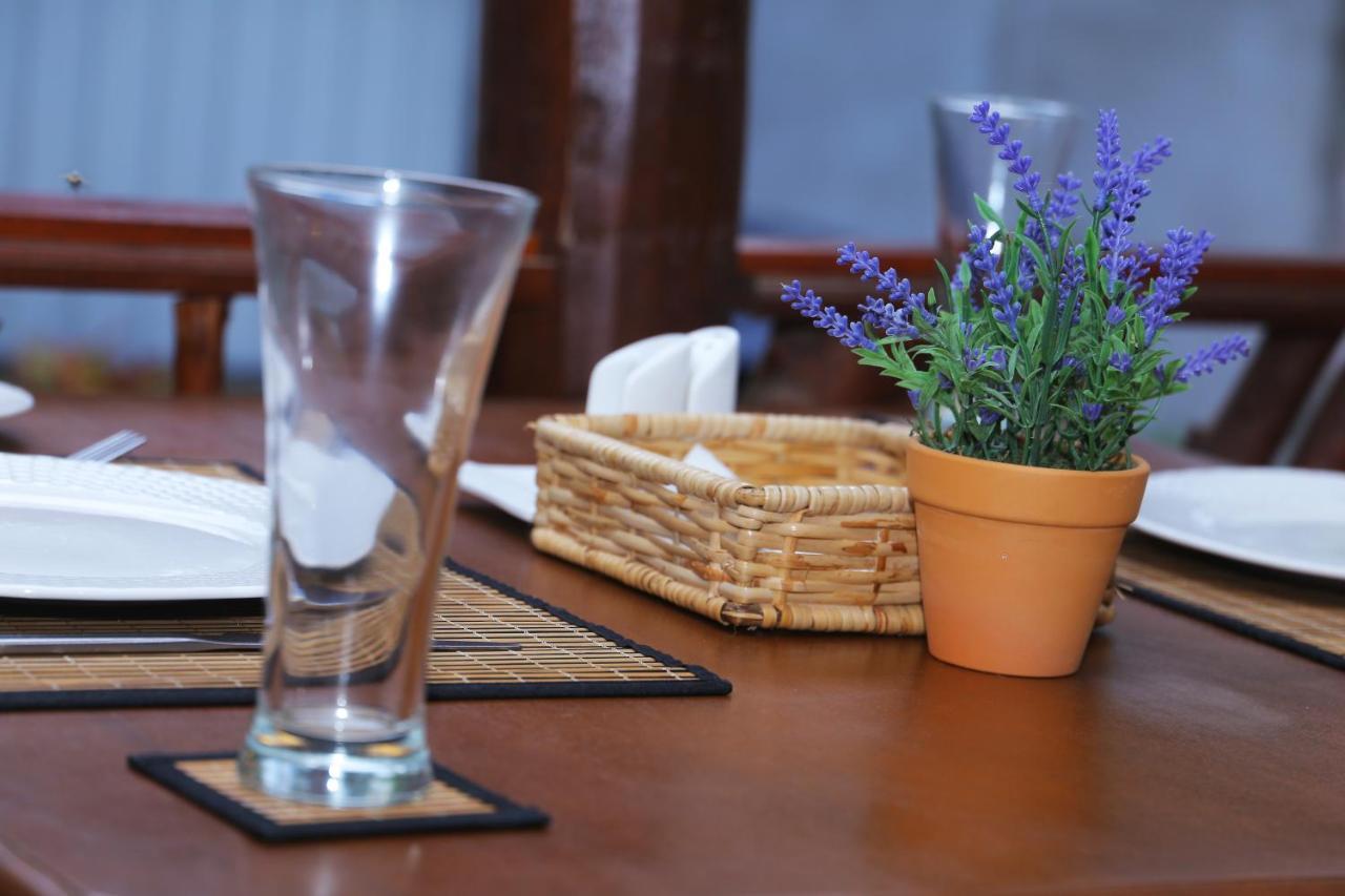 Click Hiriketiya Hotel Диквела Екстериор снимка