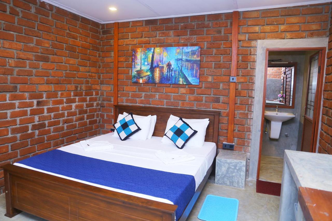 Click Hiriketiya Hotel Диквела Екстериор снимка