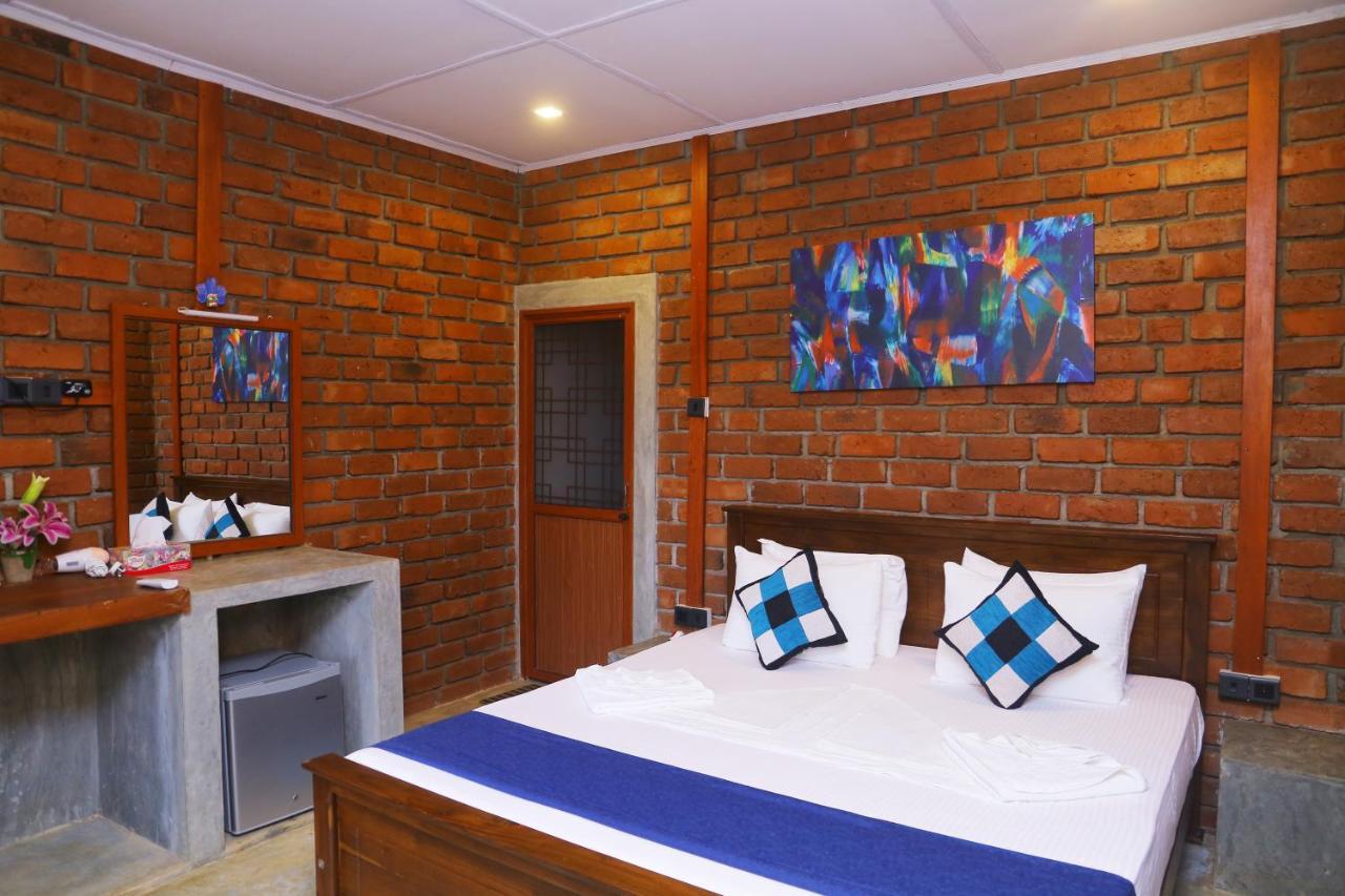 Click Hiriketiya Hotel Диквела Екстериор снимка
