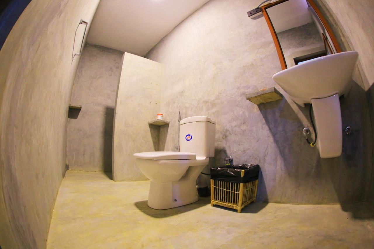 Click Hiriketiya Hotel Диквела Екстериор снимка