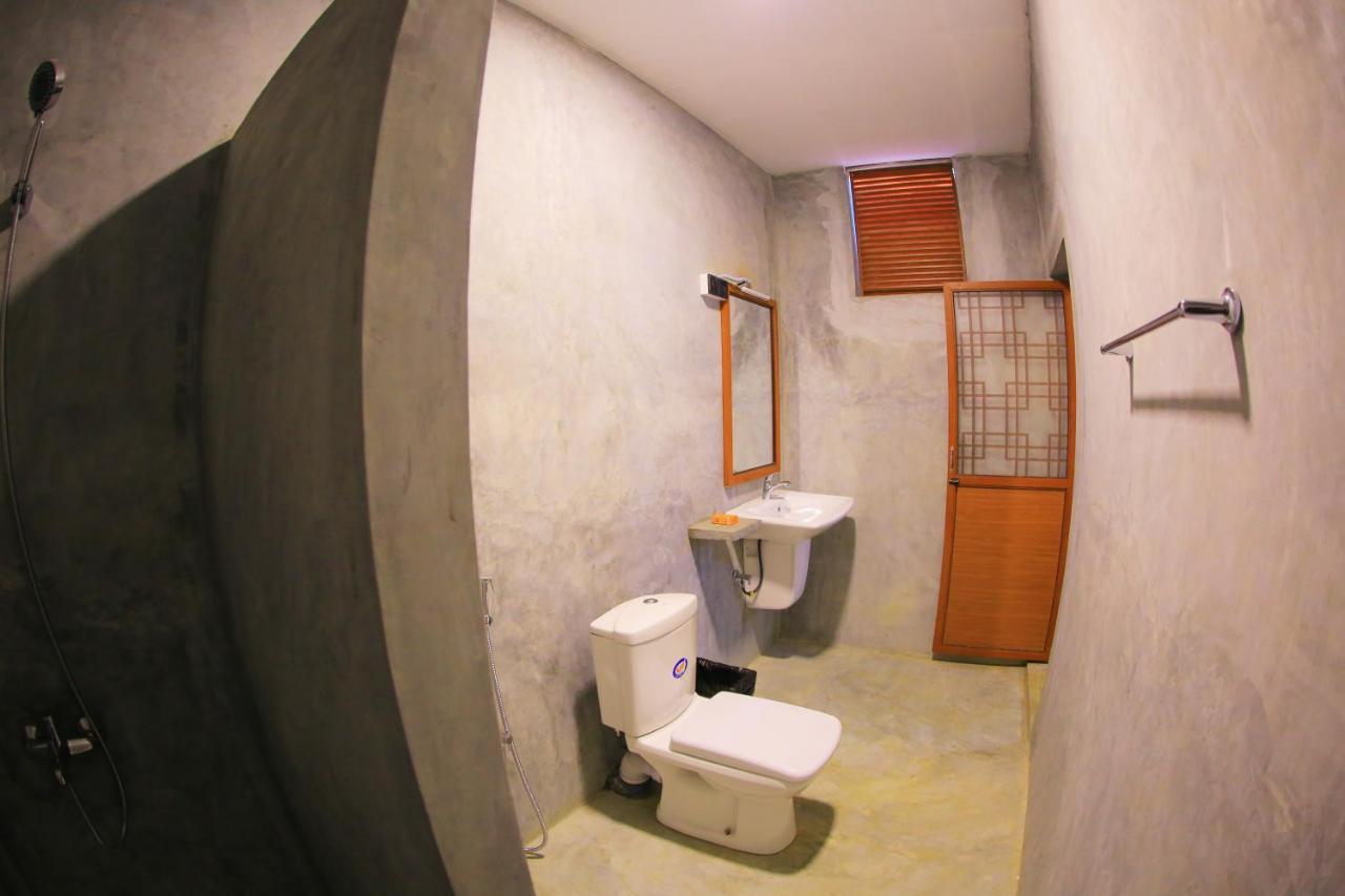 Click Hiriketiya Hotel Диквела Екстериор снимка