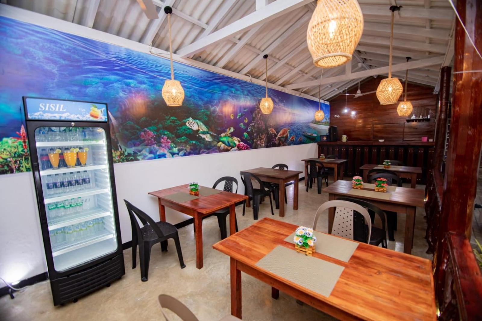Click Hiriketiya Hotel Диквела Екстериор снимка