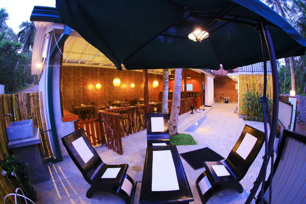 Click Hiriketiya Hotel Диквела Екстериор снимка